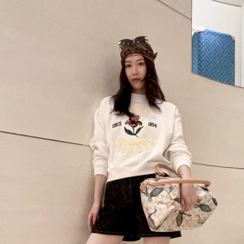 루이비통 여성 긴팔 티셔츠