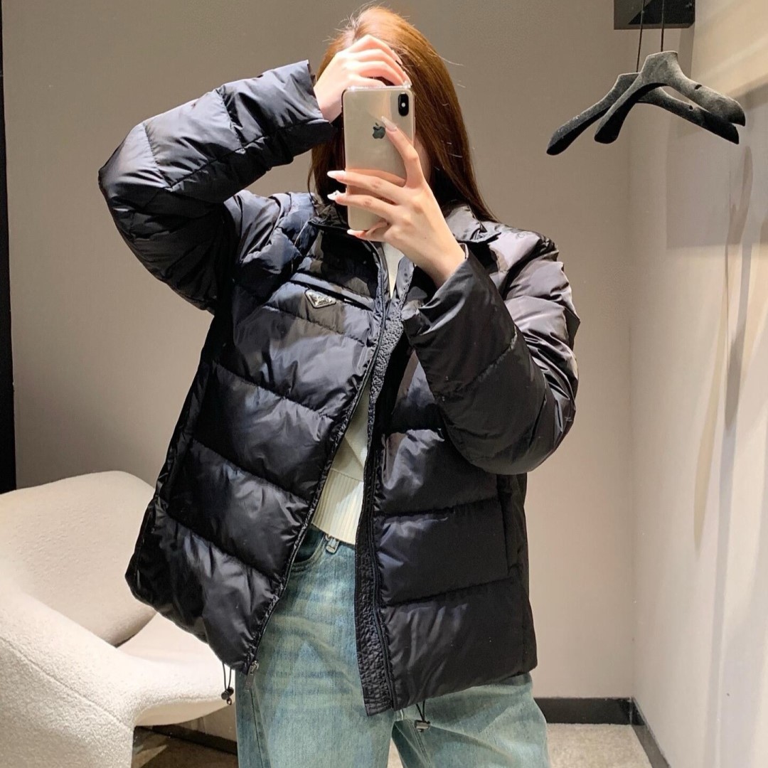 프라다 경량 패딩 남녀공용