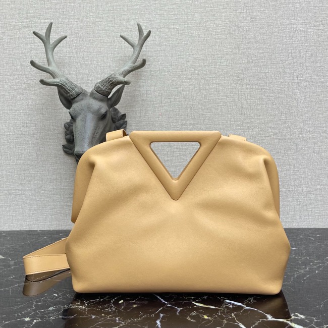보테가 Point Nappa Bag